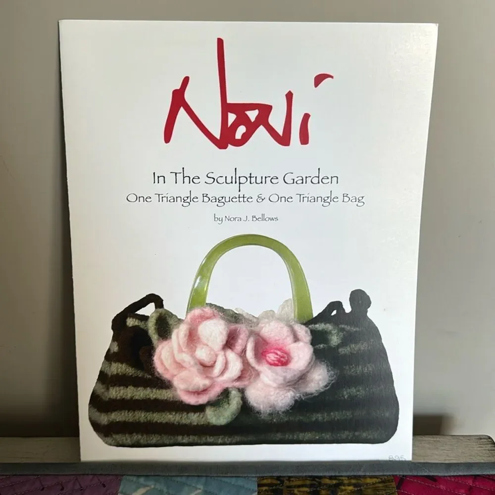 Noni Bag Pattern In The Sculpture Garden by Nora J. Bellows NWT